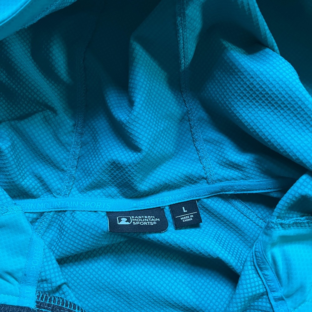 Lightweight running jacket - Picture 2 of 2